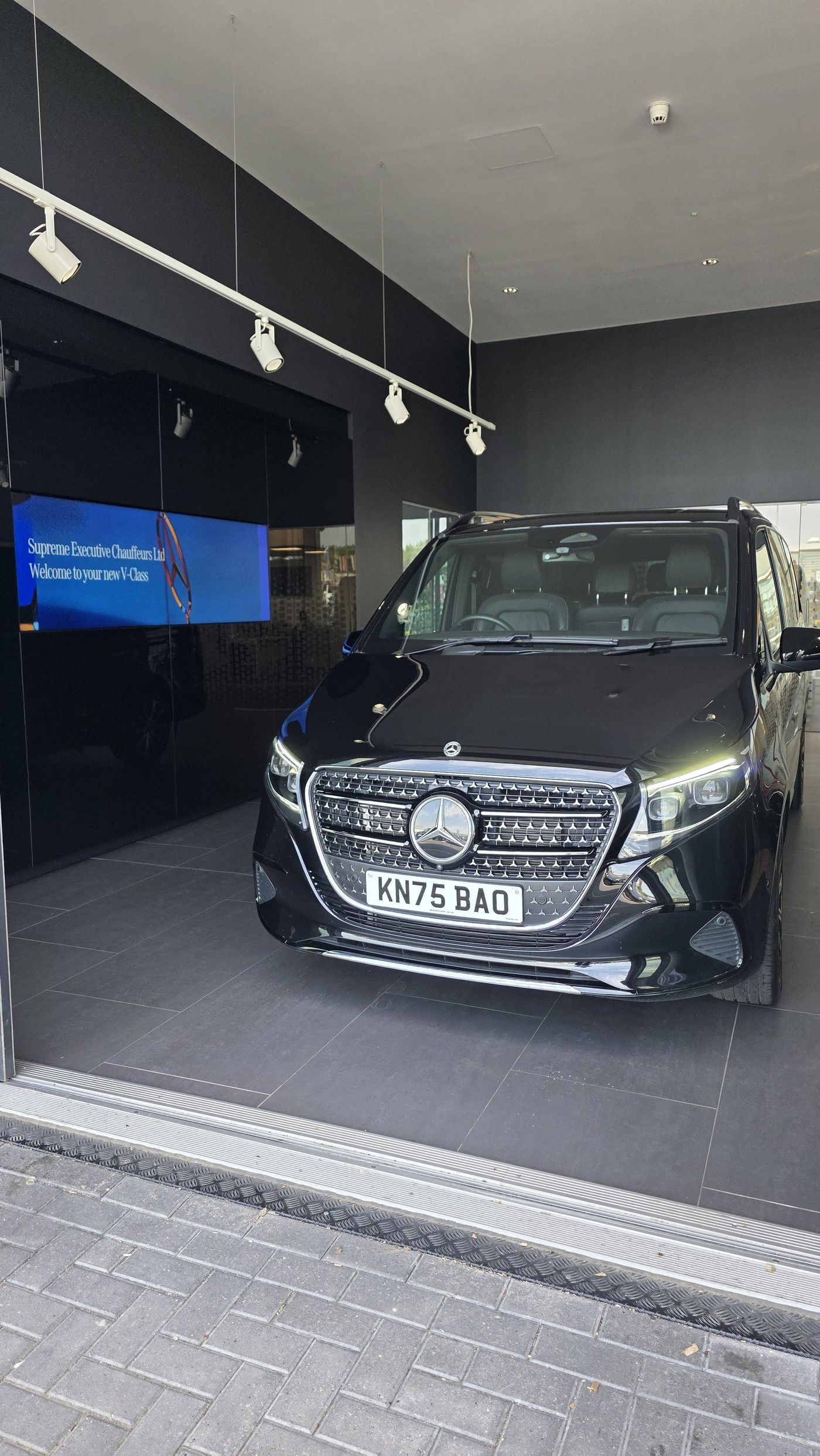 RK Executive Chauffeurs Mercedes V-Class
